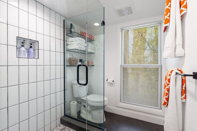 Building Photo - 48910 Noline Pl