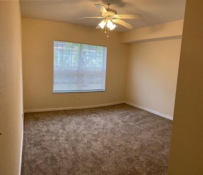 Building Photo - Coming soon  Ground Floor  2/2 Condo off Six Mile Cypress