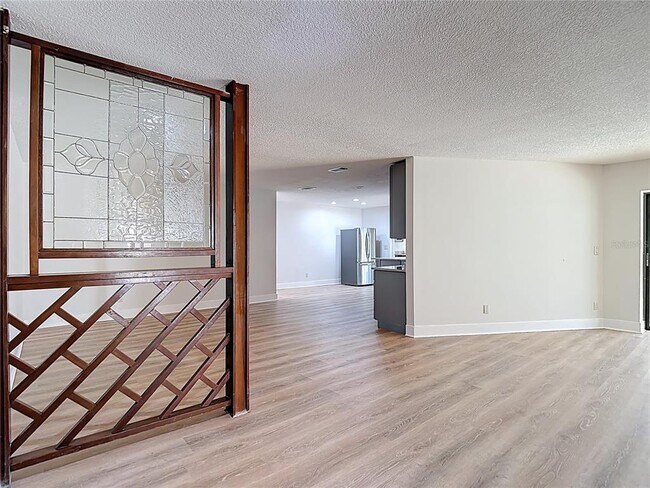 Building Photo - 4072 Belmoor Dr