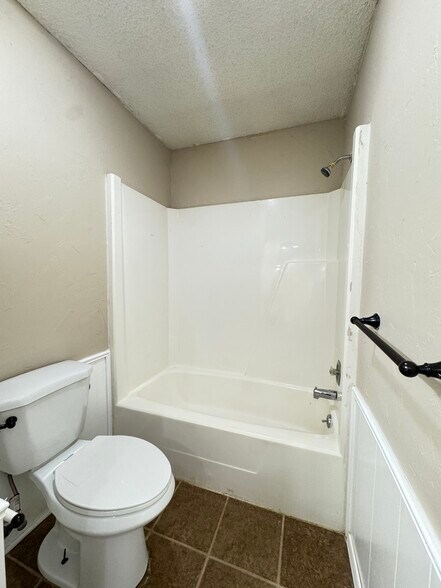Building Photo - 8636 NW 86th St