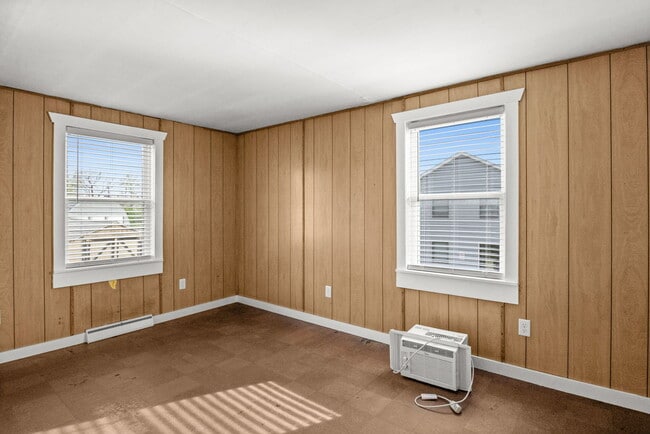 Building Photo - 825 E Wilson St