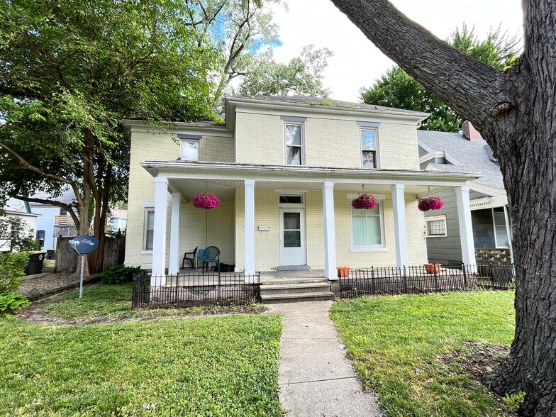 Building Photo - 711 Edgewater Ave