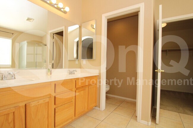 Building Photo - 10234 E Javelina Ave