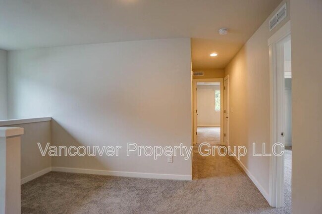 Building Photo - 2904 NE 161st Ct