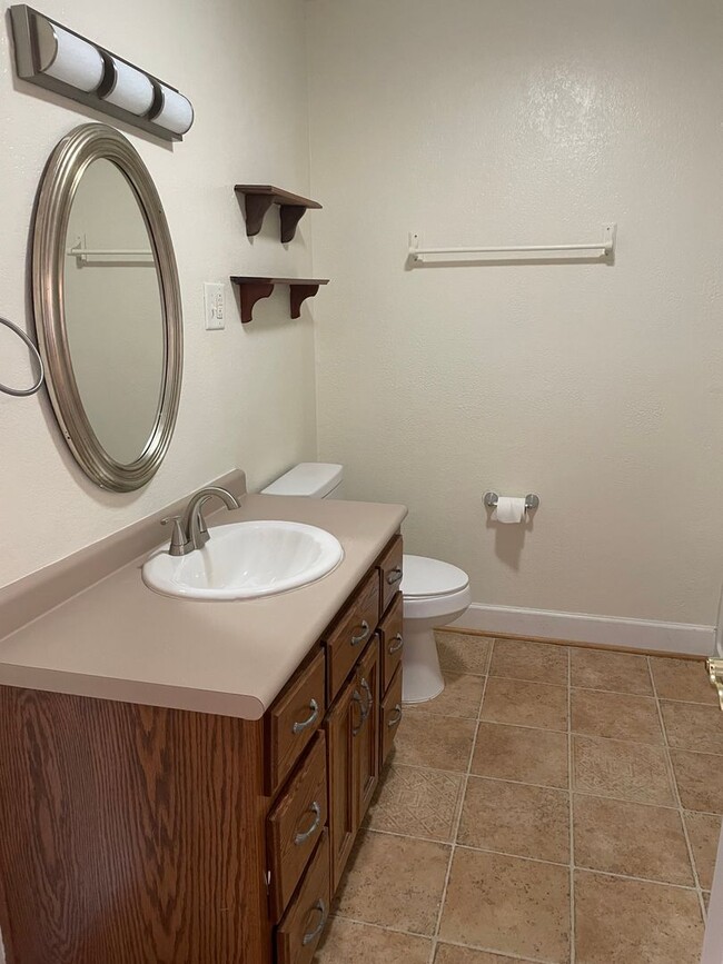 Building Photo - Willow Street