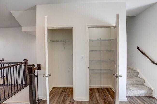 Building Photo - 2924 Reflection Dr