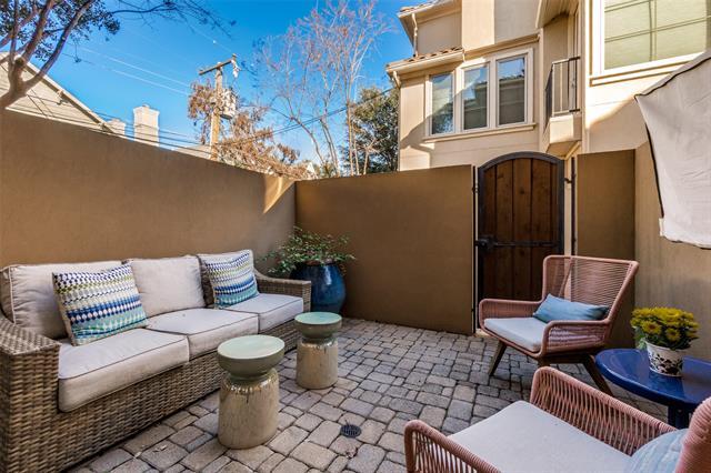 Building Photo - 4518 Normandy Ave