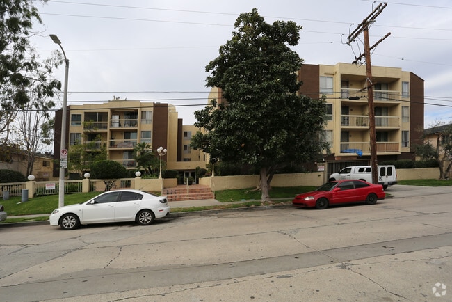 Primary Photo - Bakman Towers
