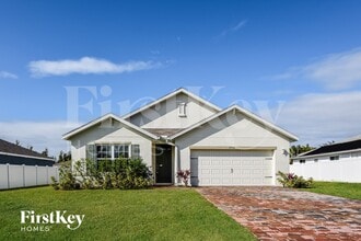 Building Photo - 2718 SW 8th Ct