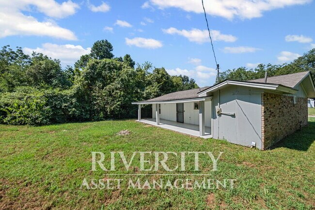 Building Photo - A Must See/ High Vaulted ceiling's & Secti...