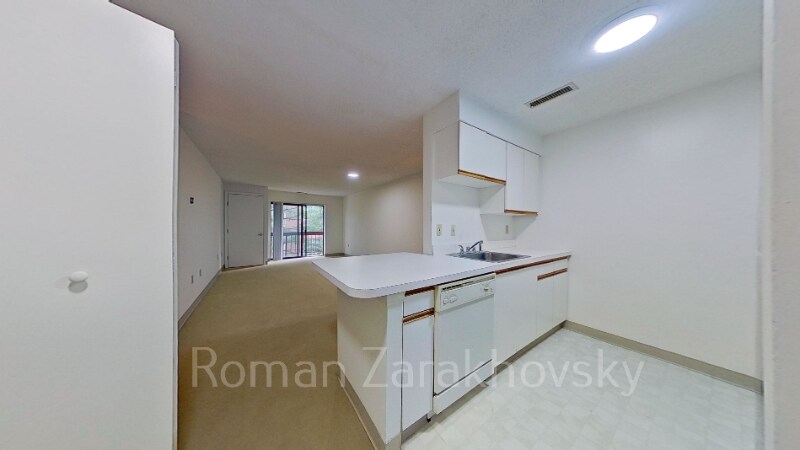 Primary Photo - 25 Webster Ave