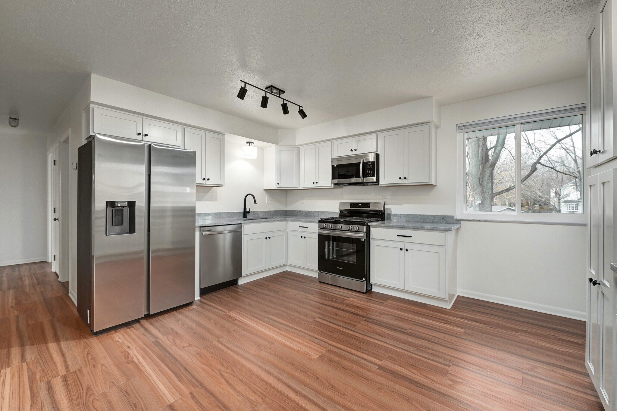 Building Photo - 2930 Northglen Dr