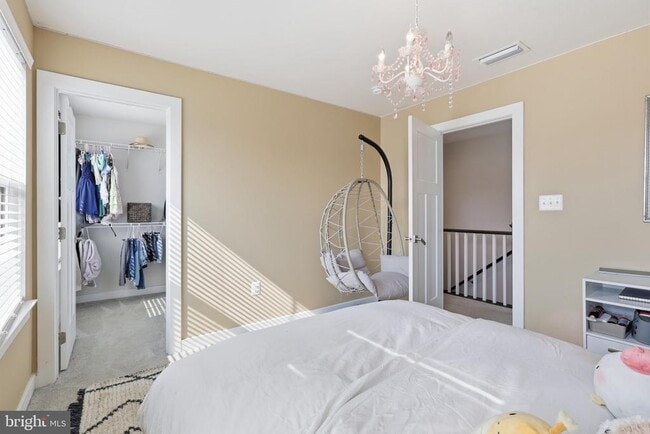 Building Photo - 9202 Wood Creek Cir