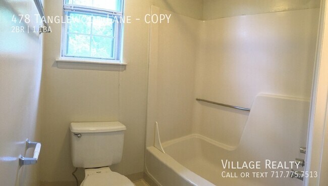 Building Photo - 480 Tanglewood Ln