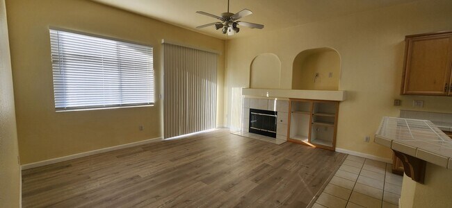 Building Photo - Large single story 4bd/3bath home in Elk Grove!!!