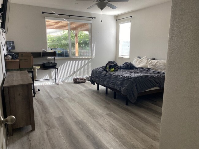 Building Photo - Beautiful Los Banos Rental
