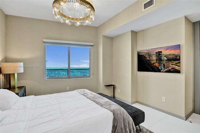 Building Photo - 1100 Biscayne Blvd