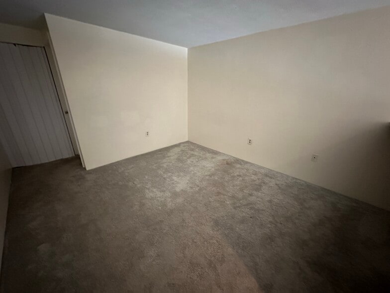 Building Photo - 574 Dorchester Ave