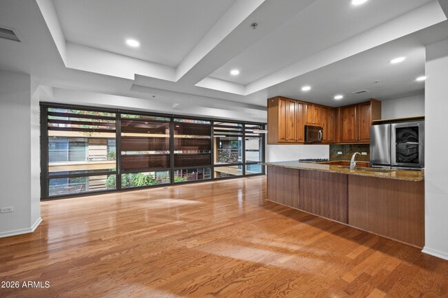 Building Photo - 7141 E Rancho Vista Dr