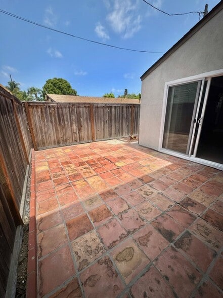 Building Photo - 2524 Elden Ave