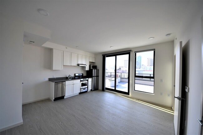 Interior Photo - 1335 Folsom St