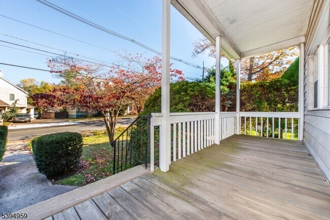 Building Photo - 182 Belleville Ave