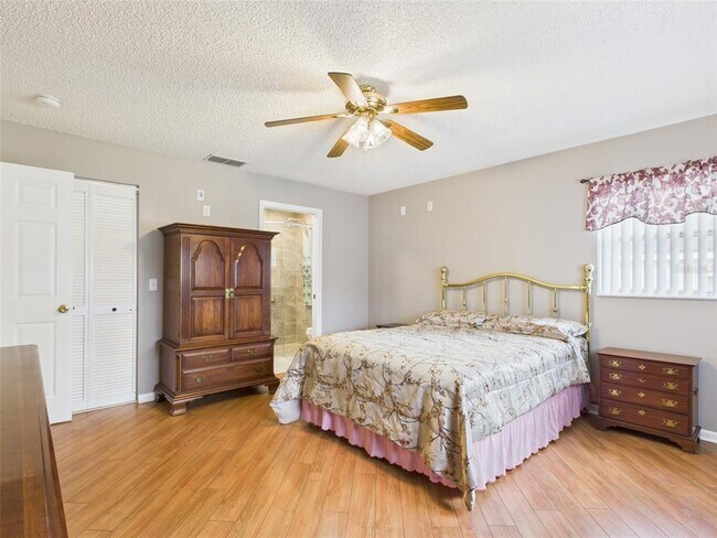 Building Photo - 9679 SW 99th Ave