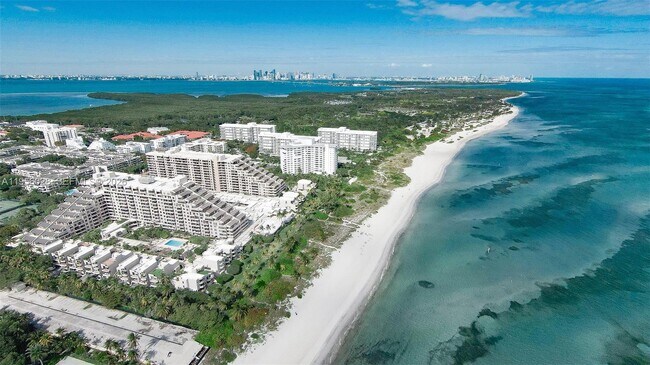 Building Photo - 251 Crandon Blvd