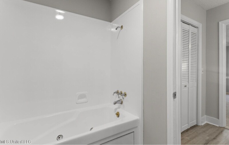 Building Photo - 5110 Rivermont Dr