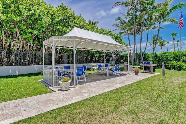 Building Photo - 145 S Ocean Ave