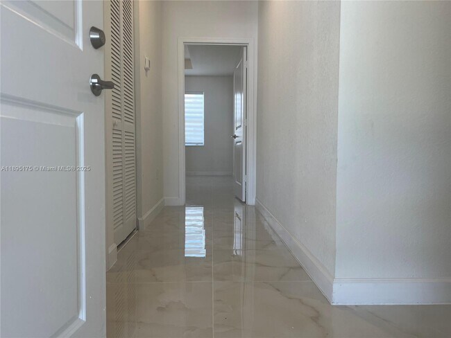 Building Photo - 16960 SW 288th Ter