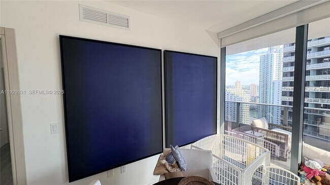 Building Photo - 1000 Brickell Plaza