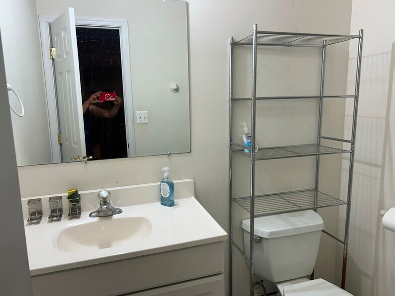 Building Photo - 14024 Sterling Point Dr