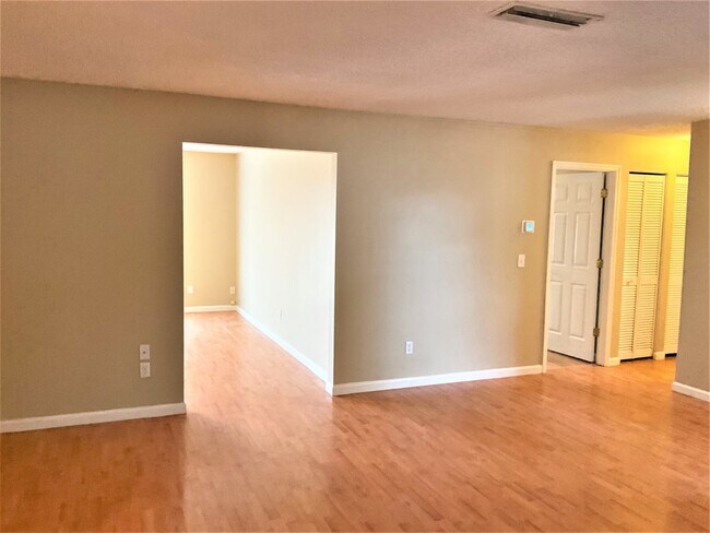 Building Photo - 5442 Fulmar Dr