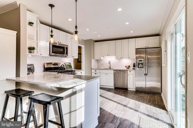 Building Photo - 6519 Engel Dr