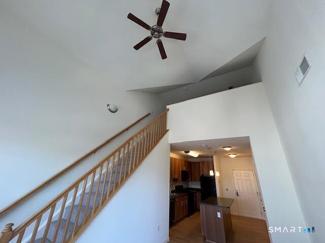 Building Photo - 10 Norden Pl