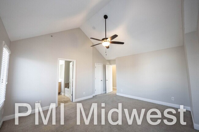 Building Photo - 515 E New York St