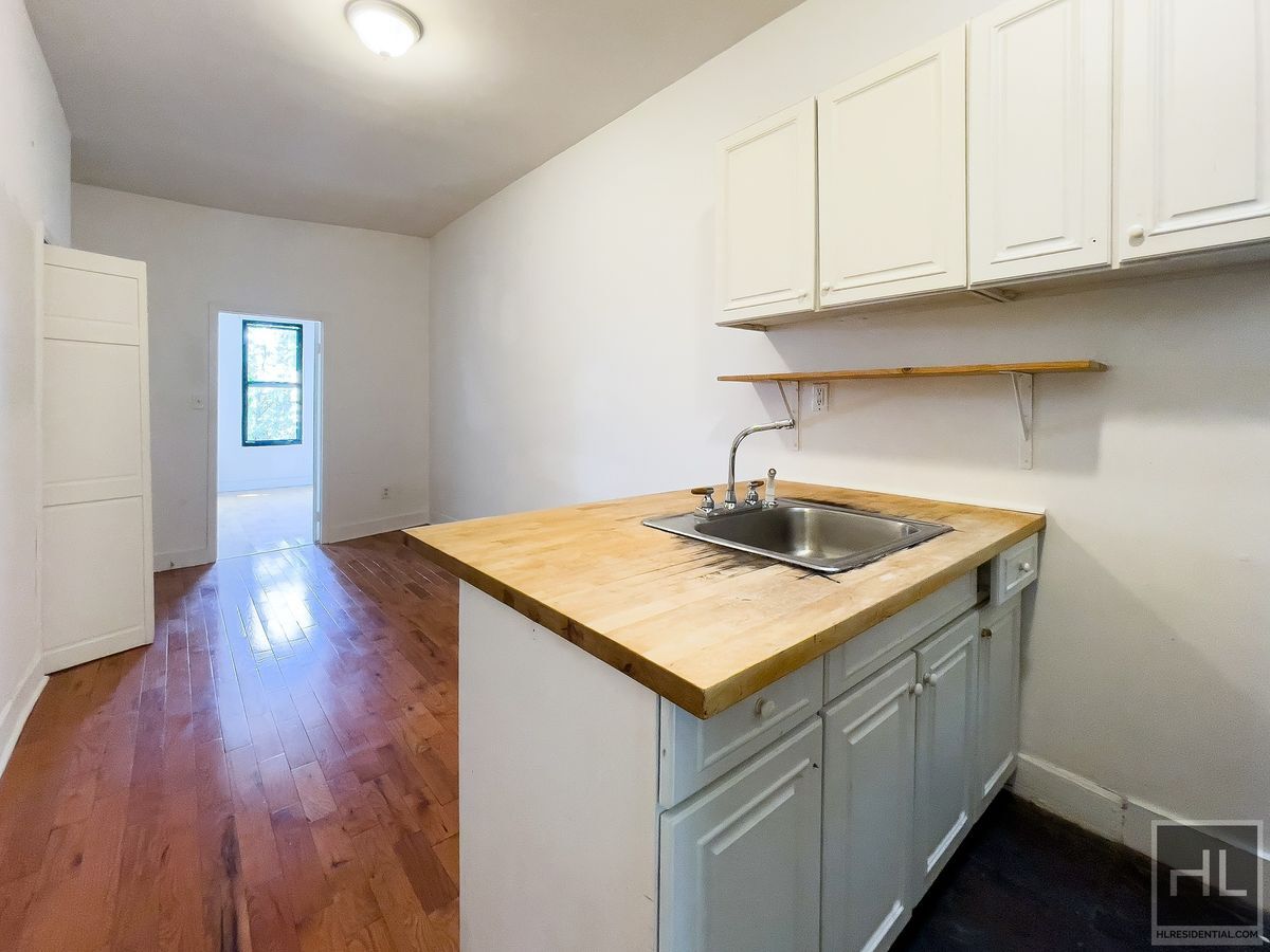 Building Photo - MENAHAN STREET / Spacious Bushwick 2-Bed 1...