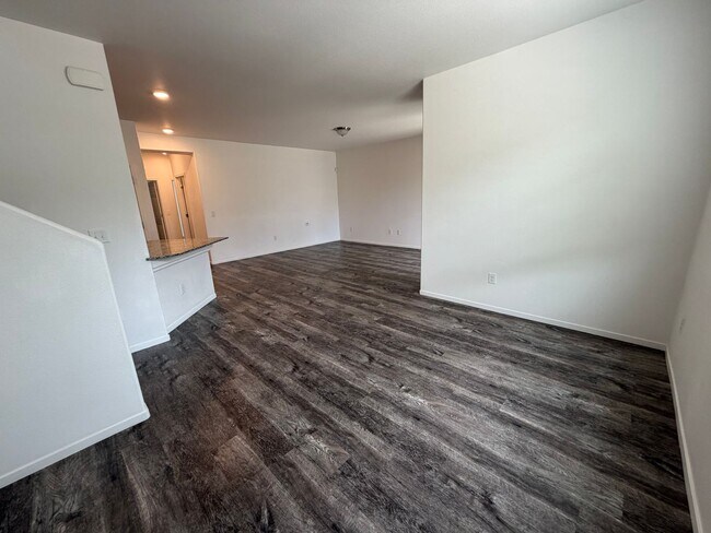 Building Photo - 9752 Silver Dollar Ln