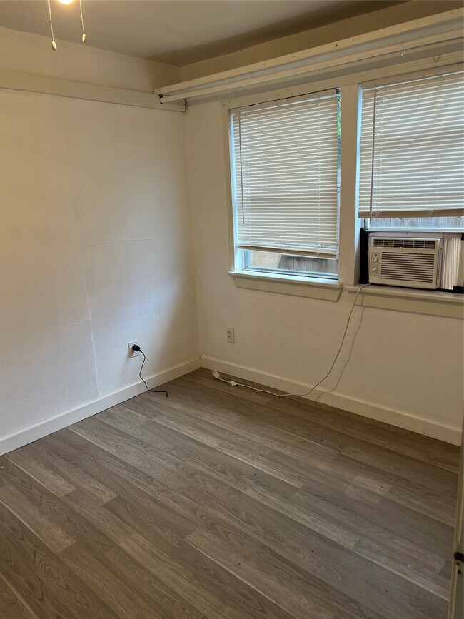 Building Photo - 7909 Brutus St