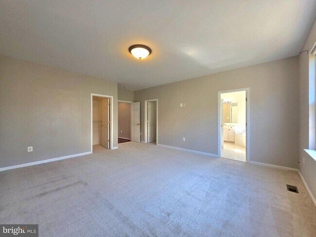 Building Photo - 8346 Middle Ruddings Dr