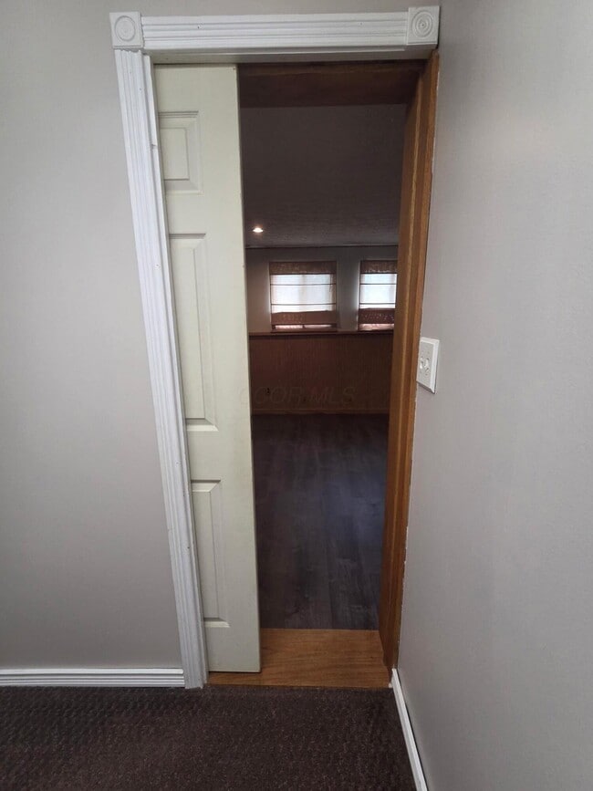 Building Photo - 5225 Wolf Run Dr