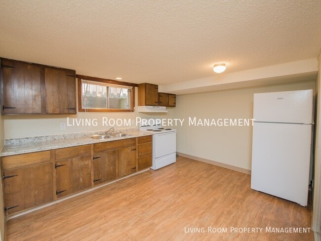 Building Photo - 8607 N Leonard St