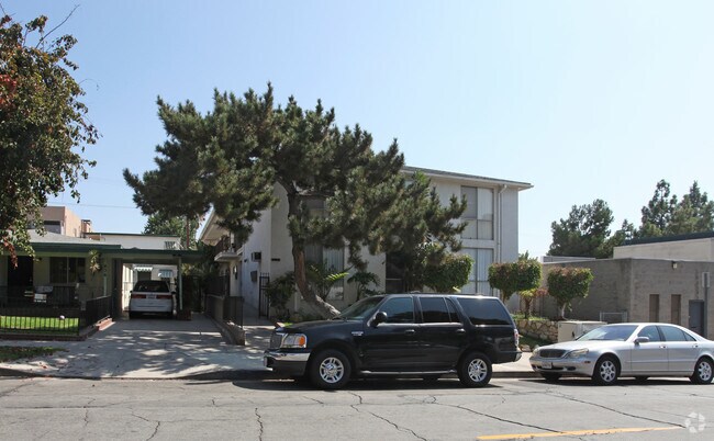 Building Photo - 428 E Cypress Ave