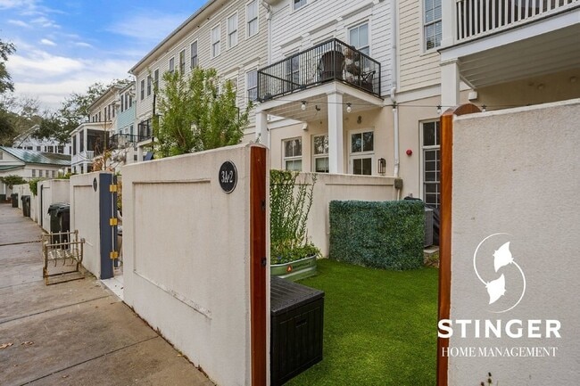 Building Photo - 3 Market-2