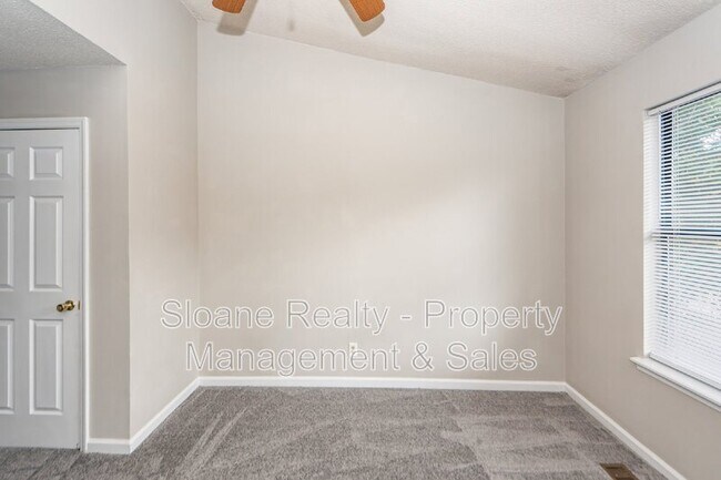 Building Photo - 149 Pine Shadow Dr