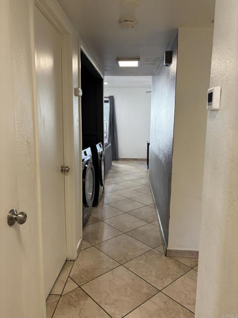 Building Photo - 1691 Melrose Ave