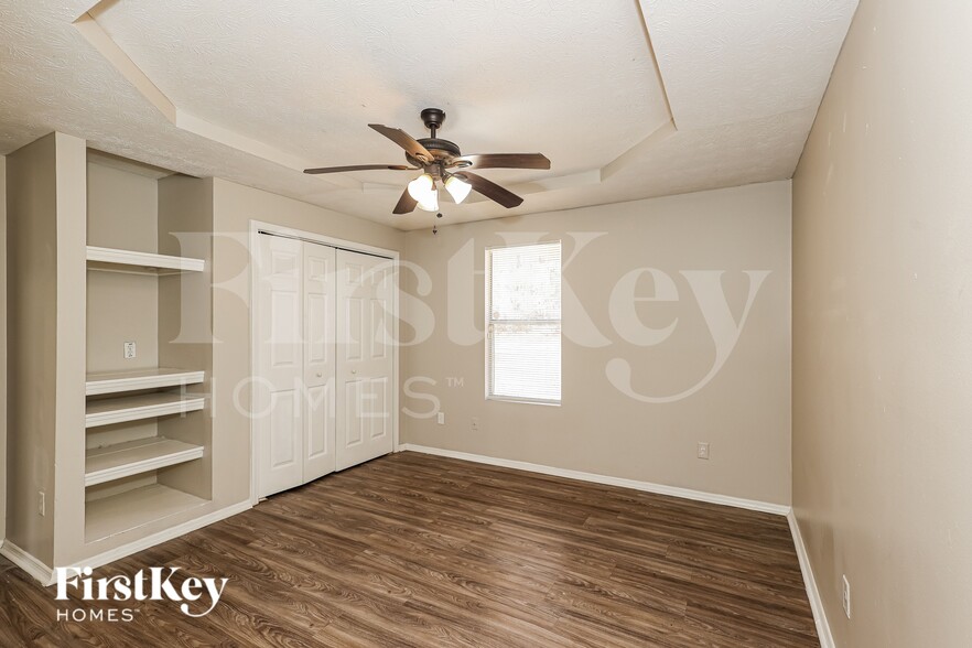 Building Photo - 6450 Peppermill Ln