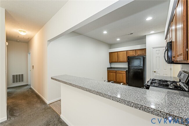 Building Photo - 7301 Norwood Pond Pl