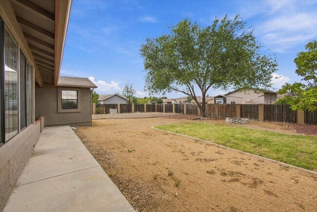Building Photo - 2330 W Gambel's Ridge Dr